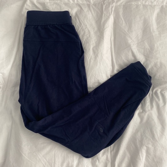 Lululemon Pants, Size 2 - Picture 3 of 5